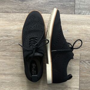 Söfft Women's Black Knit Loafers